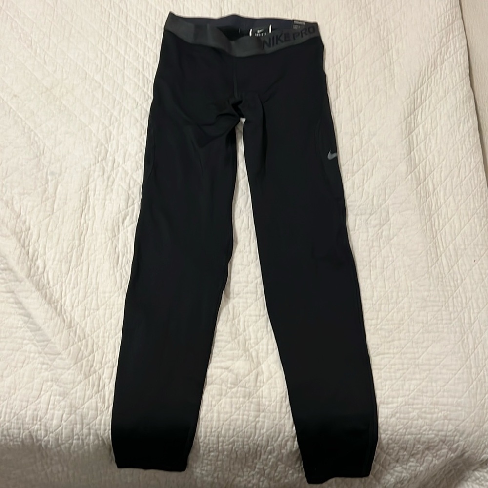 Nike
Tight fit